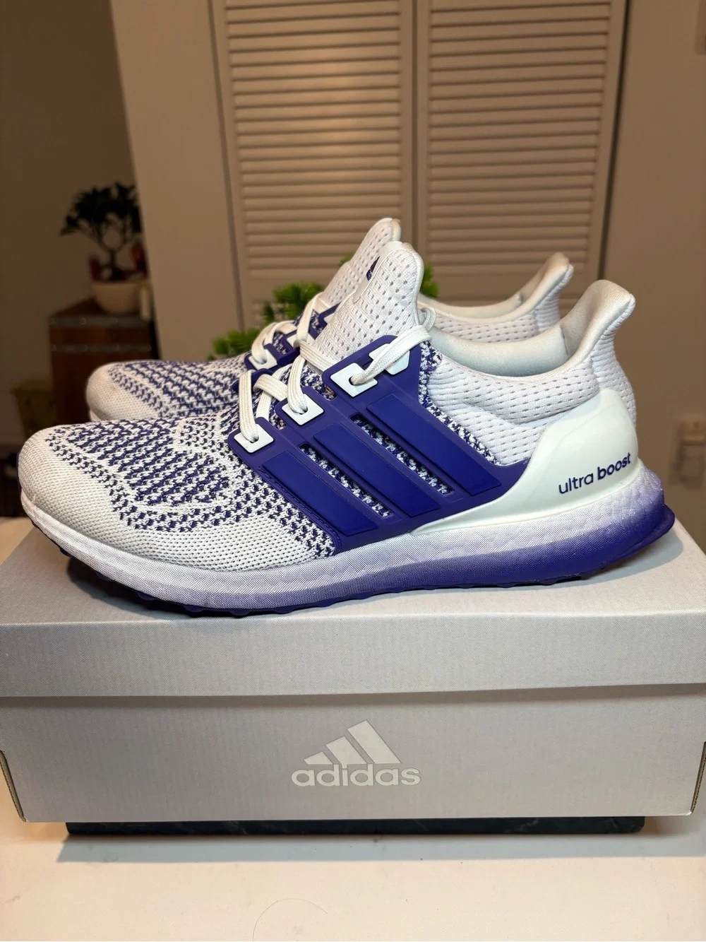 Adidas Ultraboost 1.0 Women’s purple graffiti running shoes size 10 like new